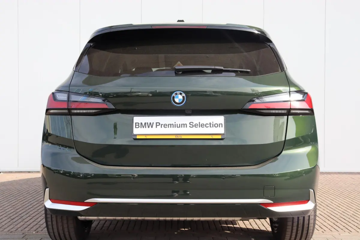 225e xDrive Premium Pack/ Comfort Pack/ Travel Pack/ Panoramadak/  Verwarmd Stuurwiel/ Comfort Acces/ Elektrische Trekhaak / Lentevoordeel
