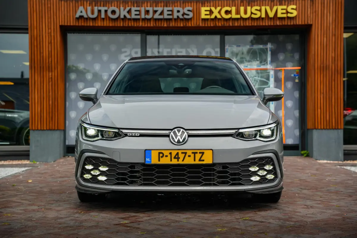 2.0 TDI GTD Panoramadak IQ Light Harman/Kardon Keyless 19''LM Nardo Grey