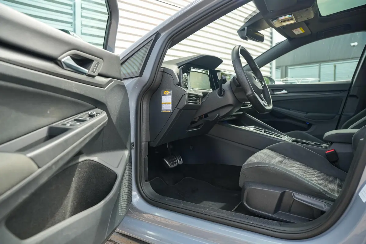 2.0 TDI GTD Panoramadak IQ Light Harman/Kardon Keyless 19''LM Nardo Grey