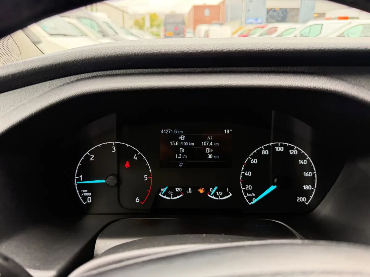 300 2.0 TDCI L2H1 Trend / Camera / app connect / 3 zits / cruise