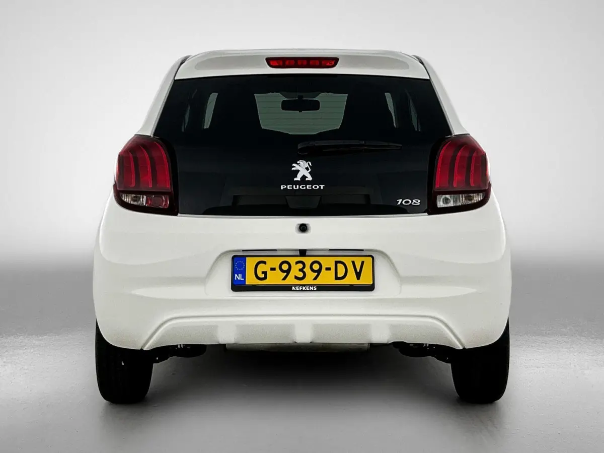 1.0 e-VTi Allure | Appe Carplay/Android Auto | Achteruitrij Camera | Airco | Snelheidsbegrenzer | Privacy Glas | 15" LMV |