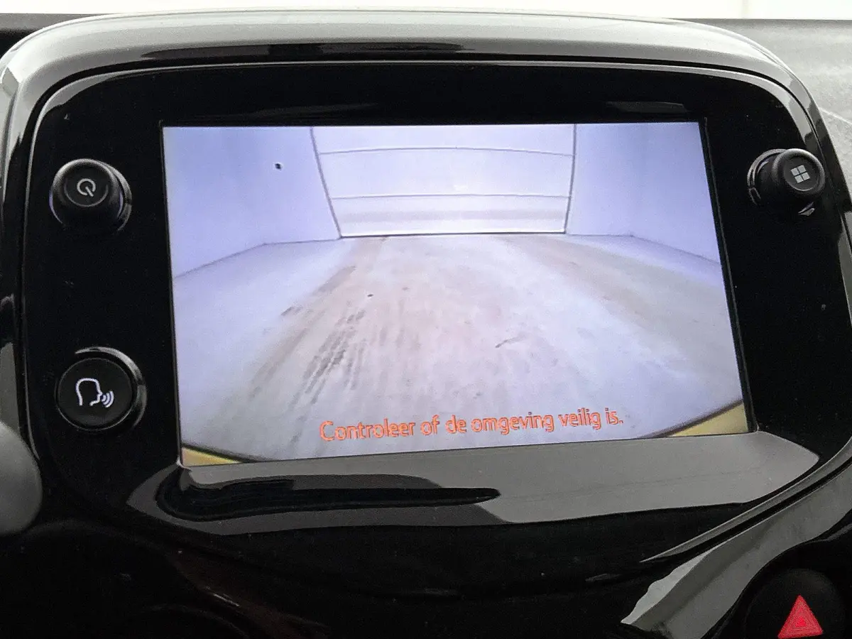1.0 e-VTi Allure | Appe Carplay/Android Auto | Achteruitrij Camera | Airco | Snelheidsbegrenzer | Privacy Glas | 15" LMV |