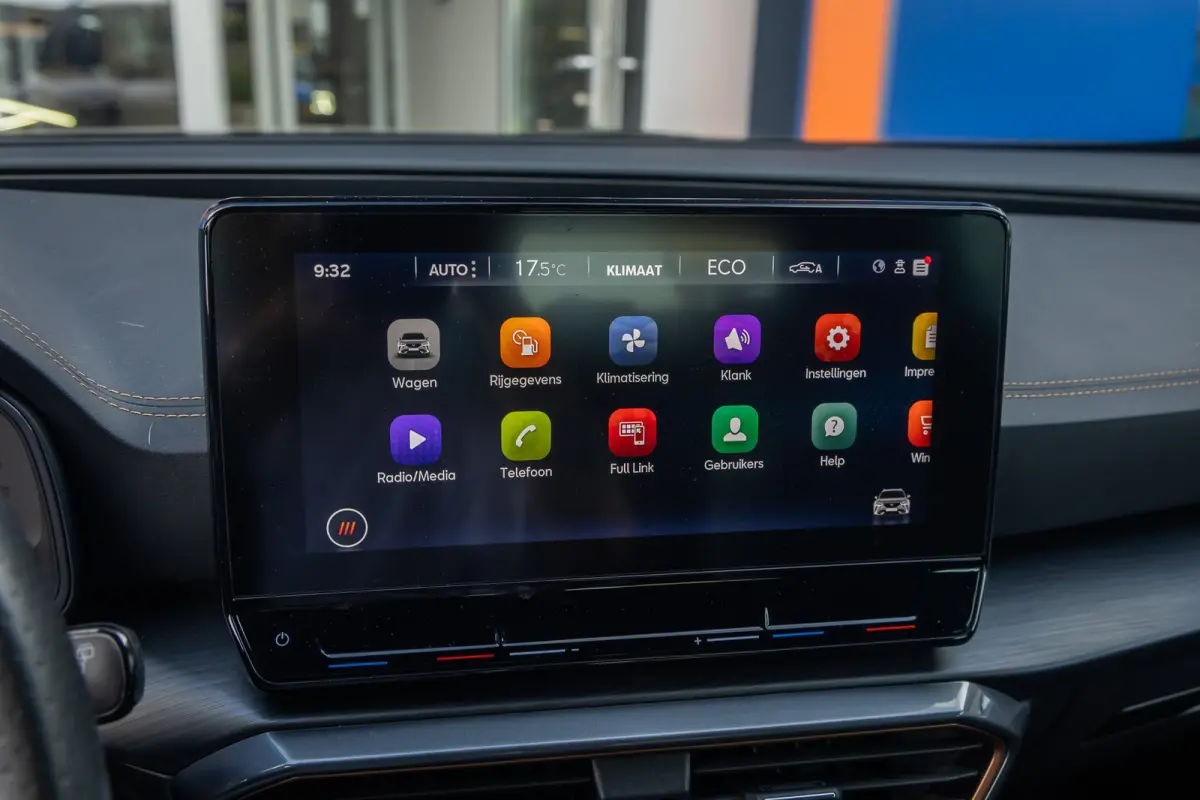 1.4 e-Hybrid Business | Cruise control adaptief | Apple Carplay/Android Auto | Full-LED | Digitaal dashboard | Keyless start | Airco (automatisch) | Apple Carplay/Android Auto|telefoonintegr