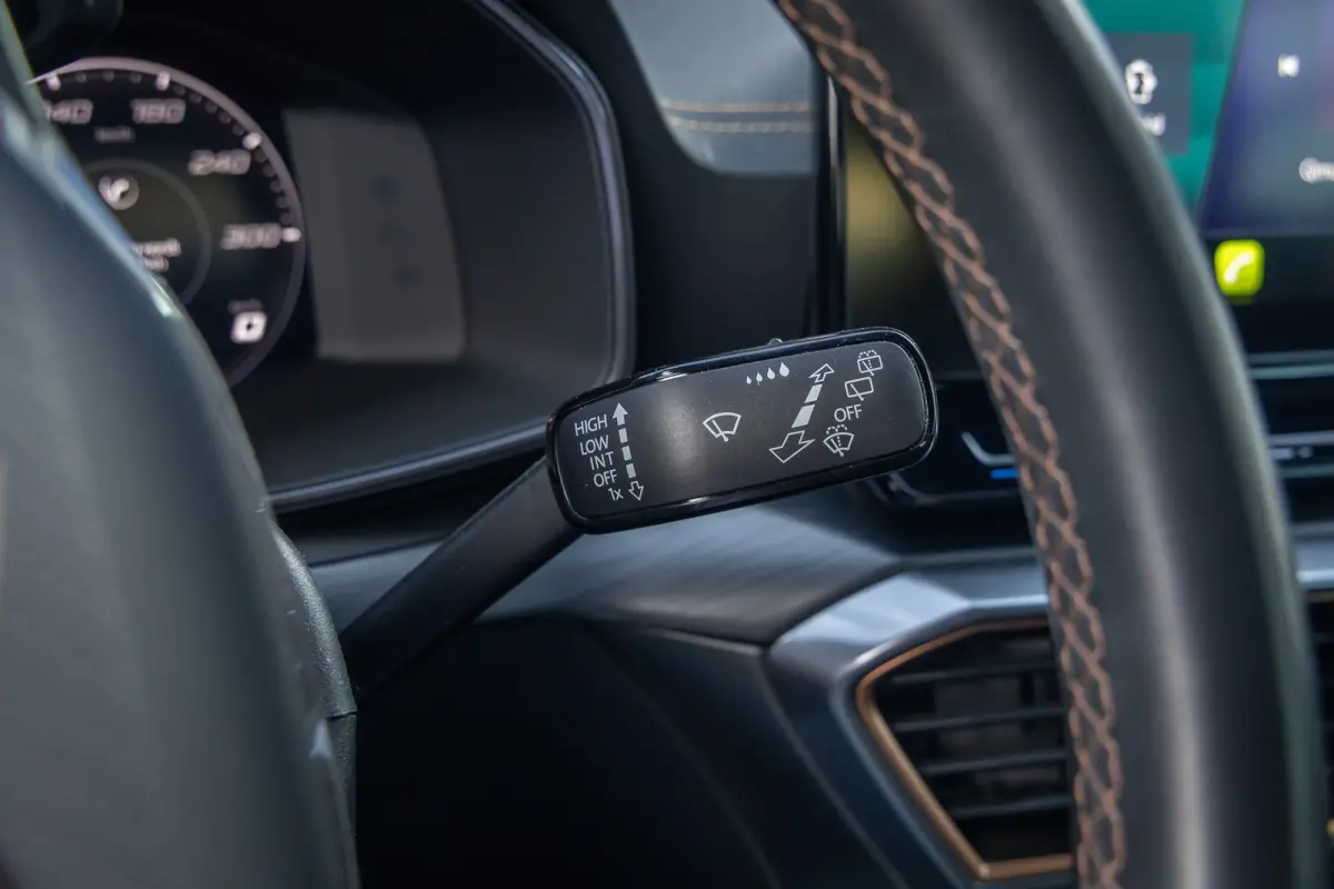 1.4 e-Hybrid Business | Cruise control adaptief | Apple Carplay/Android Auto | Full-LED | Digitaal dashboard | Keyless start | Airco (automatisch) | Apple Carplay/Android Auto|telefoonintegr