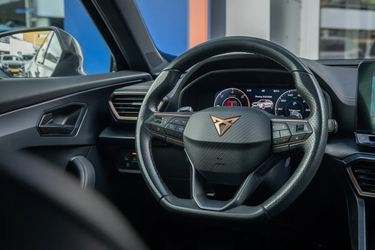 1.4 e-Hybrid Business | Cruise control adaptief | Apple Carplay/Android Auto | Full-LED | Digitaal dashboard | Keyless start | Airco (automatisch) | Apple Carplay/Android Auto|telefoonintegr