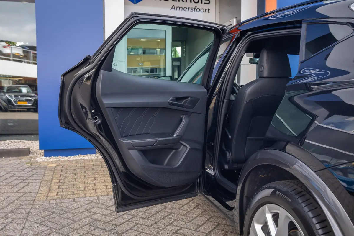1.4 e-Hybrid Business | Cruise control adaptief | Apple Carplay/Android Auto | Full-LED | Digitaal dashboard | Keyless start | Airco (automatisch) | Apple Carplay/Android Auto|telefoonintegr