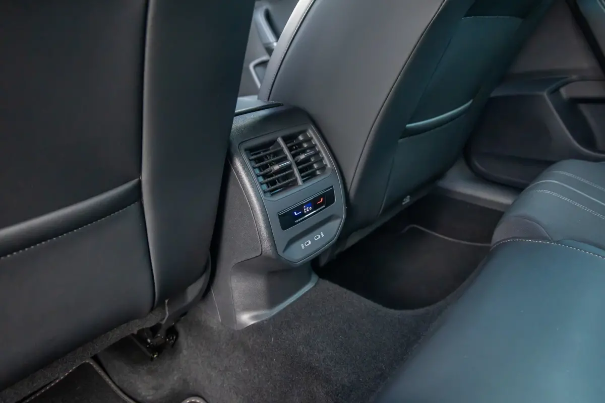 1.4 e-Hybrid Business | Cruise control adaptief | Apple Carplay/Android Auto | Full-LED | Digitaal dashboard | Keyless start | Airco (automatisch) | Apple Carplay/Android Auto|telefoonintegr