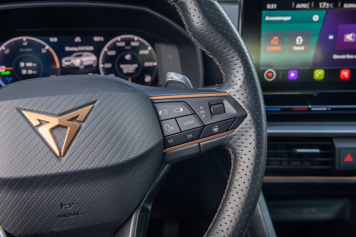 1.4 e-Hybrid Business | Cruise control adaptief | Apple Carplay/Android Auto | Full-LED | Digitaal dashboard | Keyless start | Airco (automatisch) | Apple Carplay/Android Auto|telefoonintegr