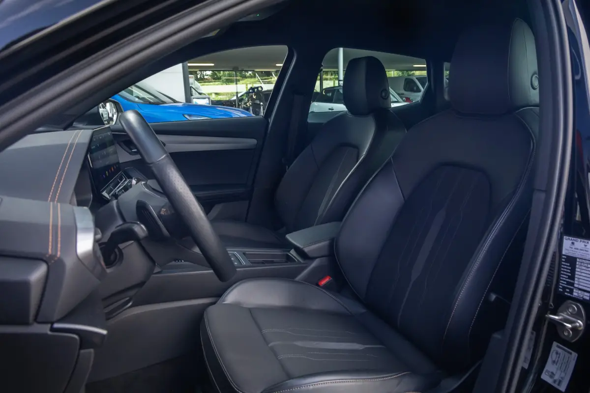 1.4 e-Hybrid Business | Cruise control adaptief | Apple Carplay/Android Auto | Full-LED | Digitaal dashboard | Keyless start | Airco (automatisch) | Apple Carplay/Android Auto|telefoonintegr