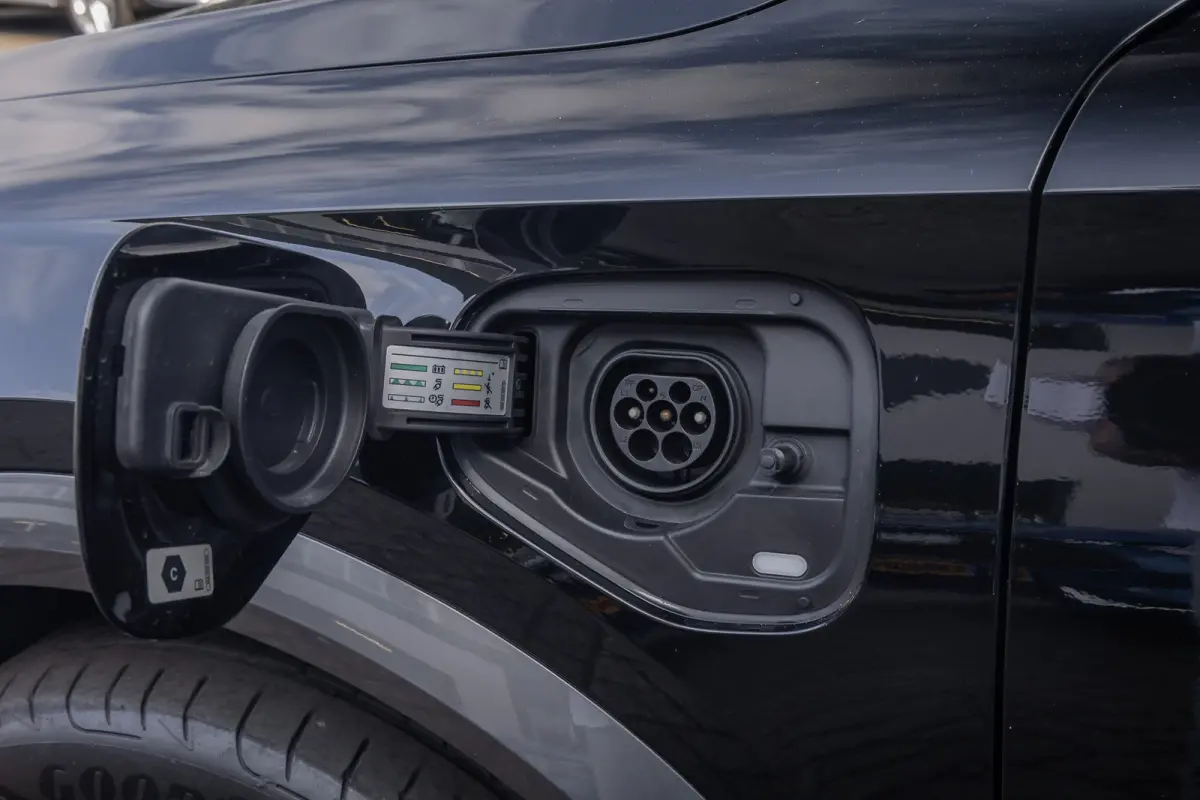 1.4 e-Hybrid Business | Cruise control adaptief | Apple Carplay/Android Auto | Full-LED | Digitaal dashboard | Keyless start | Airco (automatisch) | Apple Carplay/Android Auto|telefoonintegr