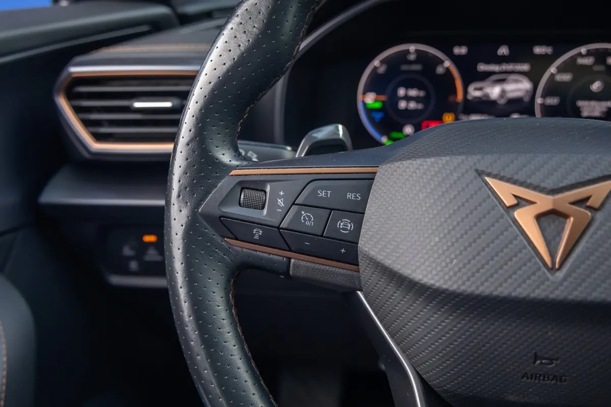 1.4 e-Hybrid Business | Cruise control adaptief | Apple Carplay/Android Auto | Full-LED | Digitaal dashboard | Keyless start | Airco (automatisch) | Apple Carplay/Android Auto|telefoonintegr