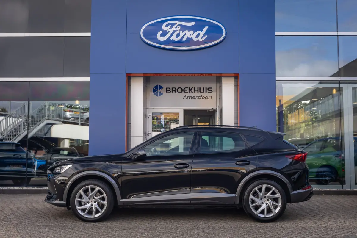 1.4 e-Hybrid Business | Cruise control adaptief | Apple Carplay/Android Auto | Full-LED | Digitaal dashboard | Keyless start | Airco (automatisch) | Apple Carplay/Android Auto|telefoonintegr