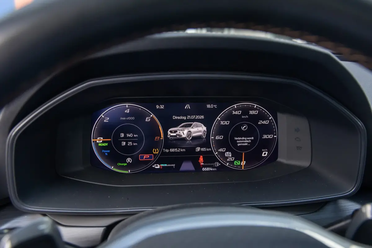 1.4 e-Hybrid Business | Cruise control adaptief | Apple Carplay/Android Auto | Full-LED | Digitaal dashboard | Keyless start | Airco (automatisch) | Apple Carplay/Android Auto|telefoonintegr