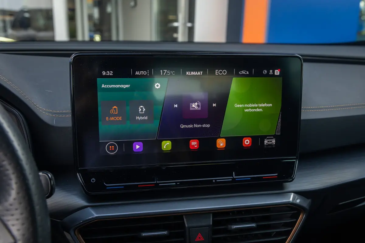 1.4 e-Hybrid Business | Cruise control adaptief | Apple Carplay/Android Auto | Full-LED | Digitaal dashboard | Keyless start | Airco (automatisch) | Apple Carplay/Android Auto|telefoonintegr