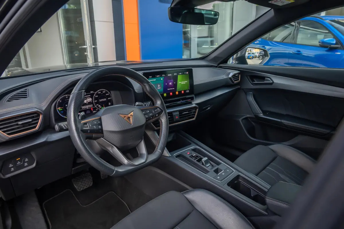 1.4 e-Hybrid Business | Cruise control adaptief | Apple Carplay/Android Auto | Full-LED | Digitaal dashboard | Keyless start | Airco (automatisch) | Apple Carplay/Android Auto|telefoonintegr