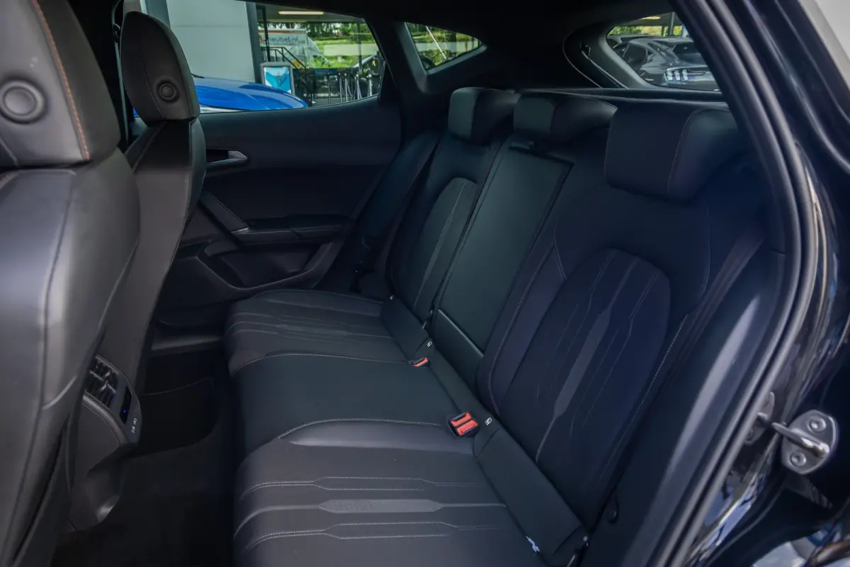 1.4 e-Hybrid Business | Cruise control adaptief | Apple Carplay/Android Auto | Full-LED | Digitaal dashboard | Keyless start | Airco (automatisch) | Apple Carplay/Android Auto|telefoonintegr