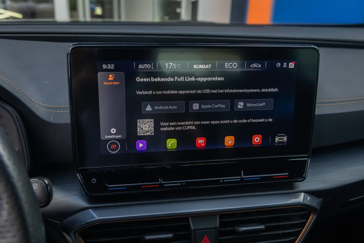 1.4 e-Hybrid Business | Cruise control adaptief | Apple Carplay/Android Auto | Full-LED | Digitaal dashboard | Keyless start | Airco (automatisch) | Apple Carplay/Android Auto|telefoonintegr
