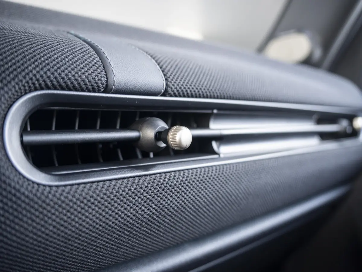C Favoured M-Pakket + Glazen panoramadak + Harman Kardon + getint glas in achterportierruiten en achterruit + Stoel & Stuurverwarming