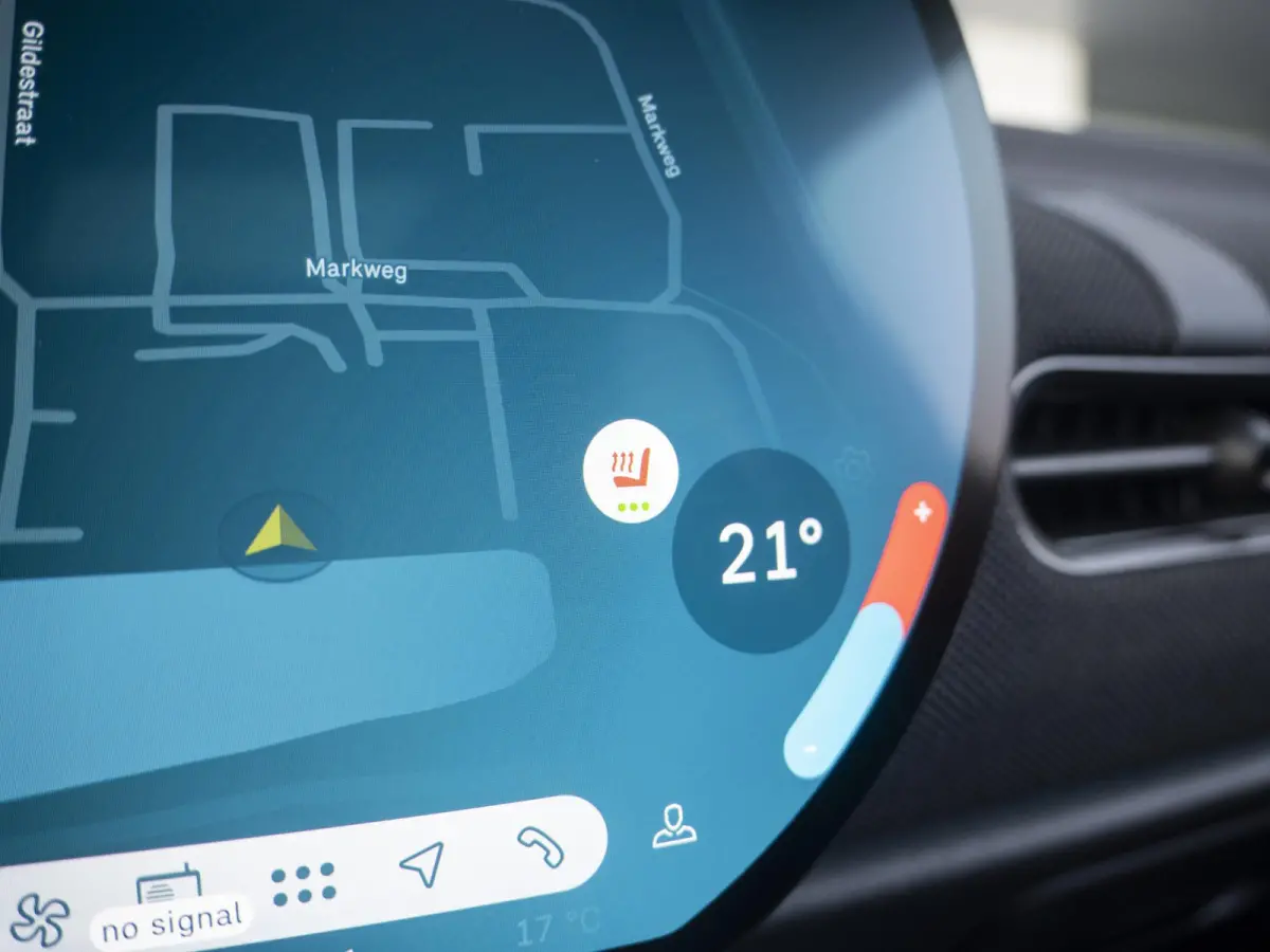 C Favoured M-Pakket + Glazen panoramadak + Harman Kardon + getint glas in achterportierruiten en achterruit + Stoel & Stuurverwarming