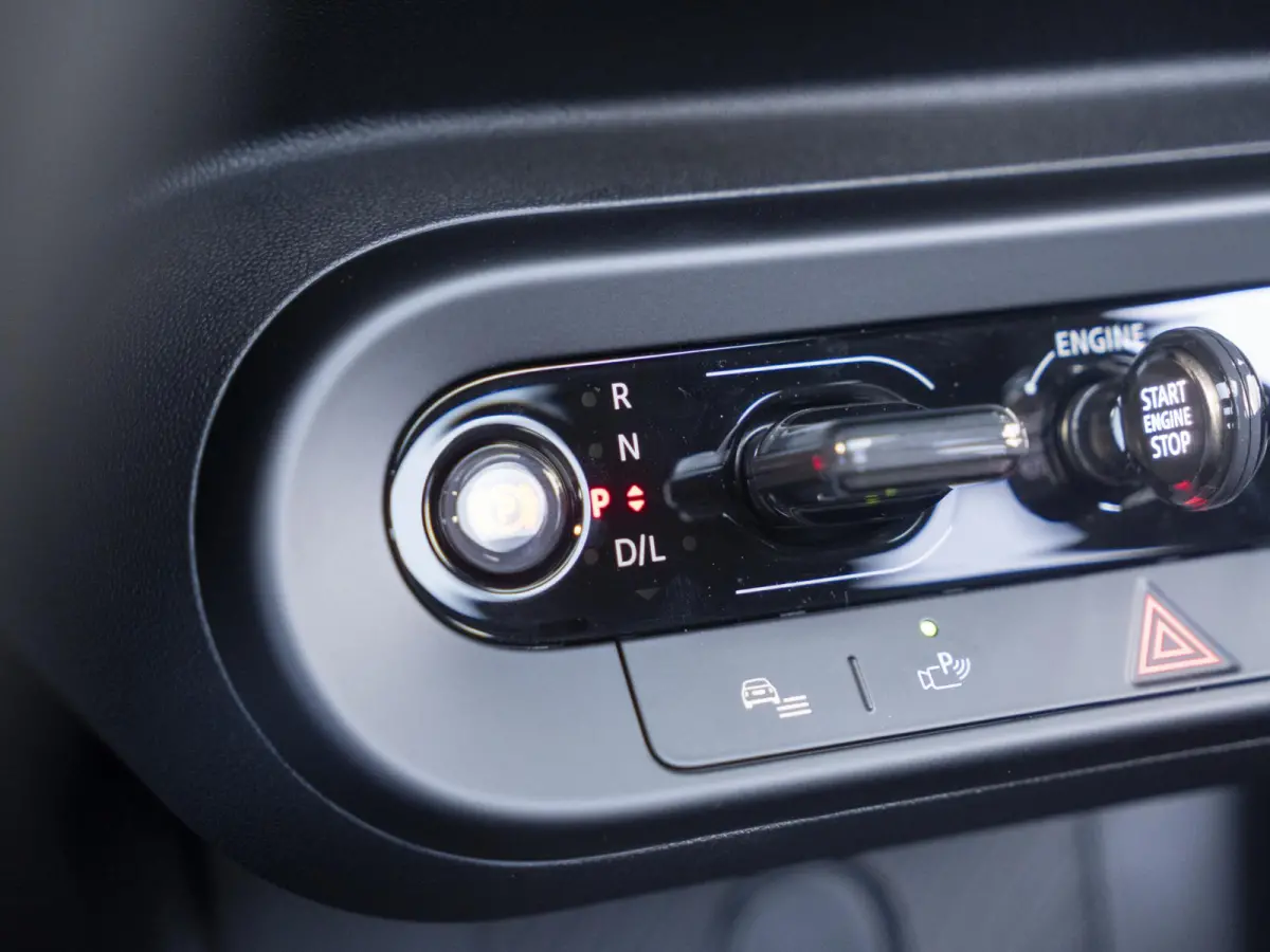 C Favoured M-Pakket + Glazen panoramadak + Harman Kardon + getint glas in achterportierruiten en achterruit + Stoel & Stuurverwarming