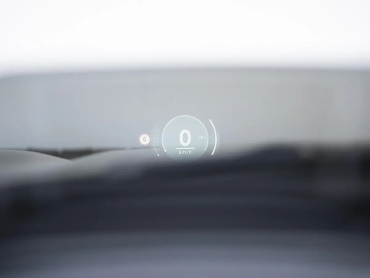C Favoured M-Pakket + Glazen panoramadak + Harman Kardon + getint glas in achterportierruiten en achterruit + Stoel & Stuurverwarming