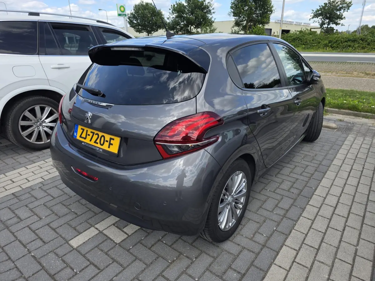 1.2 PureTech Signature | NL-Auto | Cruise Control | Airco | Apple Carplay & Android Auto