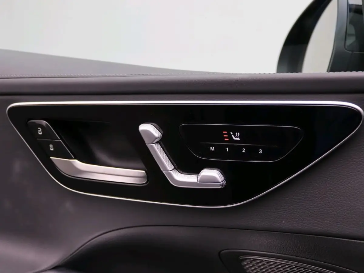 300 e Business Solution AMG / Panoramadak/ Night/ DISTRONIC/ Memory