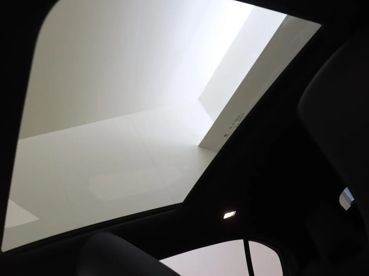 250 e Business Solution AMG / Panoramadak/ Memory/ Night/ 19 inch/ Multibeam