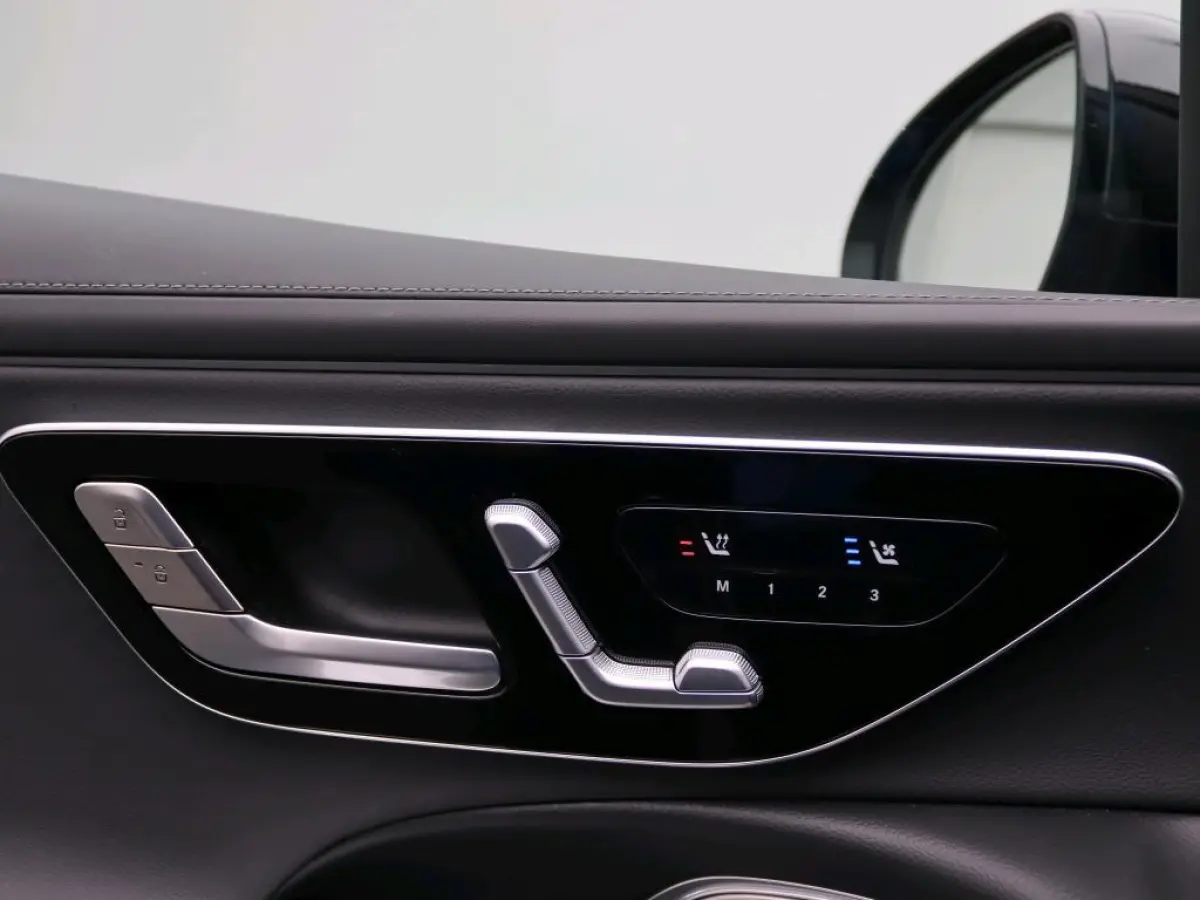 300 e Sport Edition / Premium/ Night/ 20 inch/ Rijassistentiepakket Plus/ SUPERSCREEN/ Burmester 4D/ El. Trekhaak