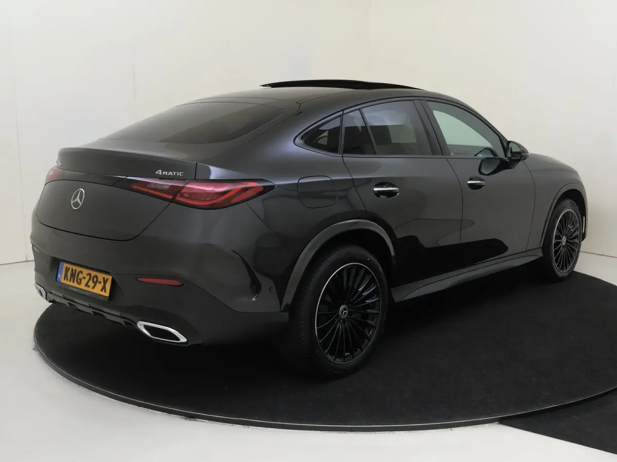 300e 4MATIC Business Solution AMG Premium Plus - Nightpakket - Trekhaak - Distronic - Panoramdak - Carplay