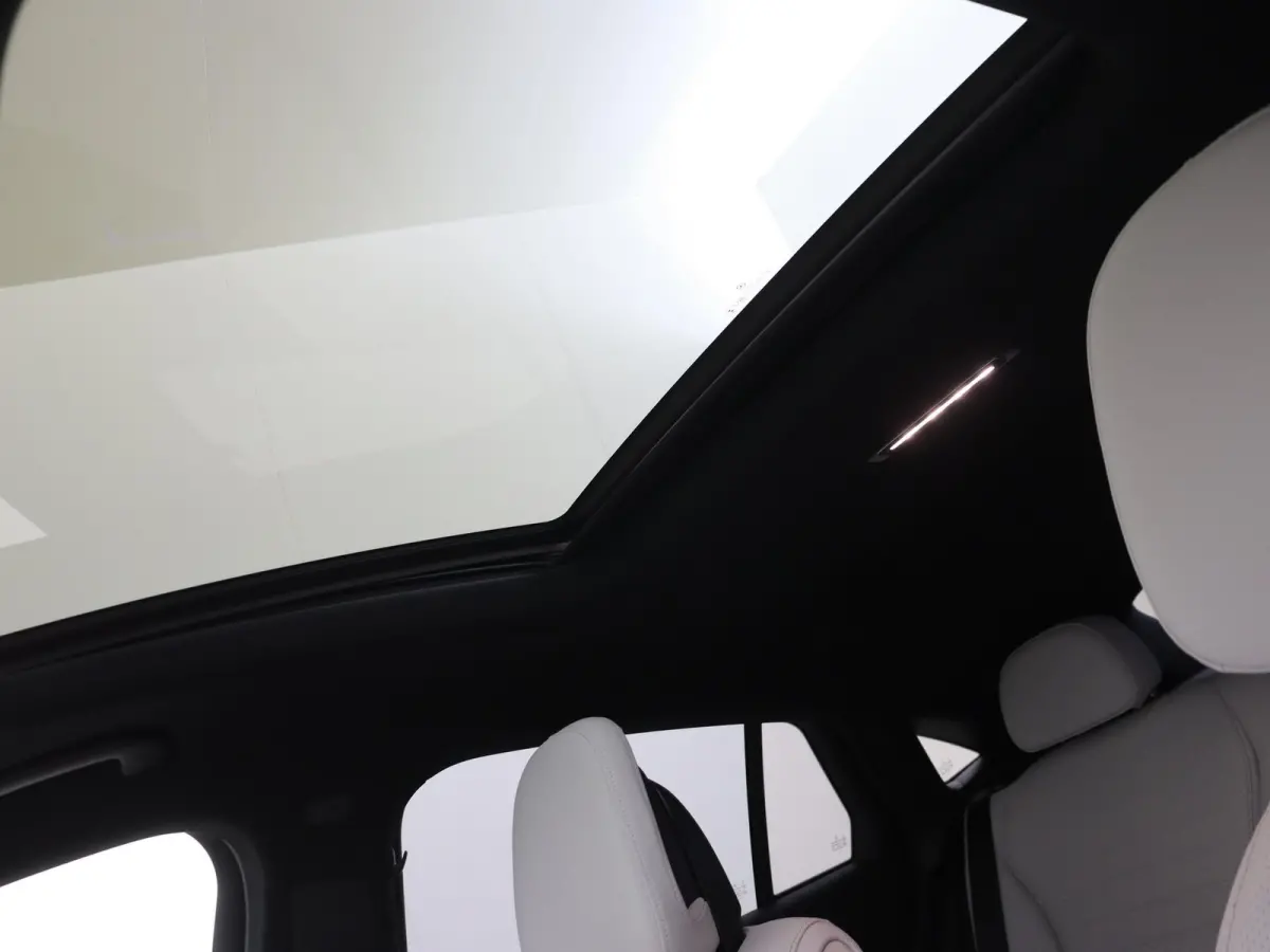300e 4MATIC Business Solution AMG Premium Plus - Nightpakket - Trekhaak - Distronic - Panoramdak - Carplay