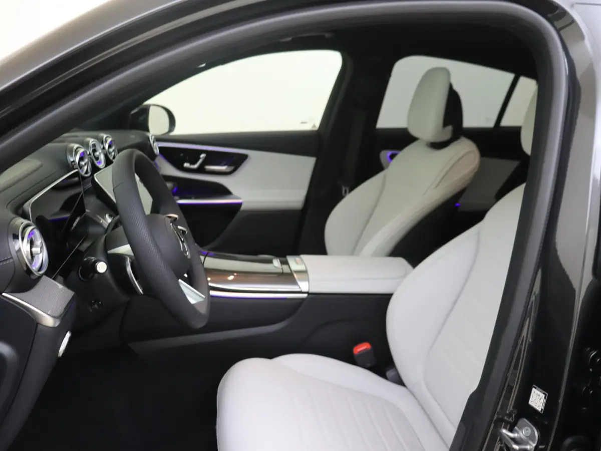 300e 4MATIC Business Solution AMG Premium Plus - Nightpakket - Trekhaak - Distronic - Panoramdak - Carplay
