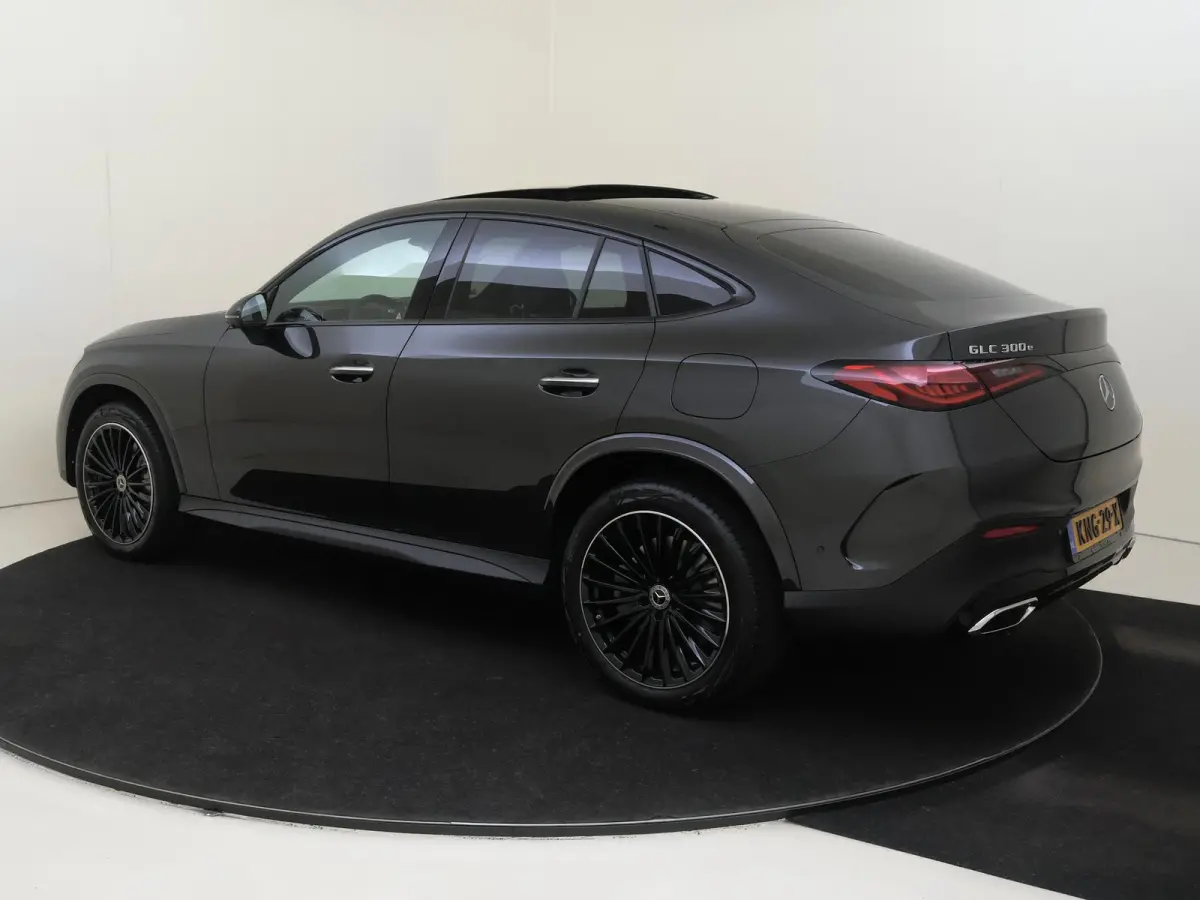300e 4MATIC Business Solution AMG Premium Plus - Nightpakket - Trekhaak - Distronic - Panoramdak - Carplay