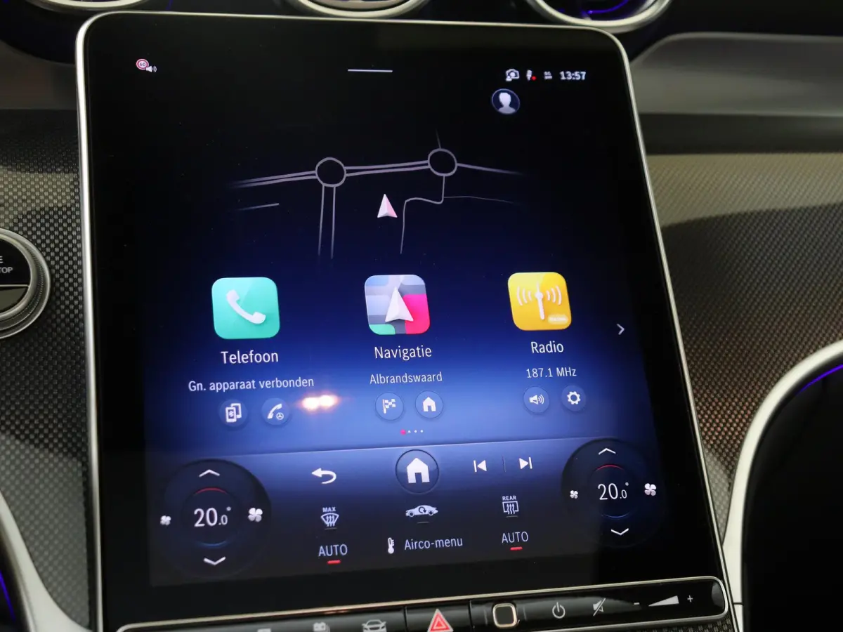 300e 4MATIC Business Solution AMG Premium Plus - Nightpakket - Trekhaak - Distronic - Panoramdak - Carplay