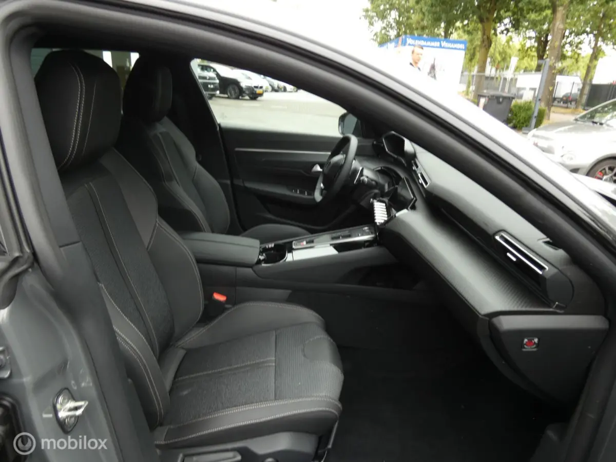 1.6 HYbrid 180 e-EAT8 Allure Avantage