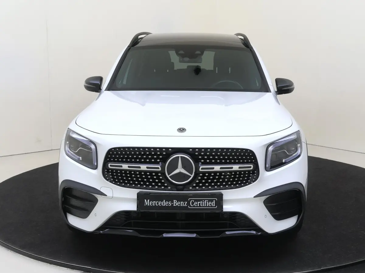 180 Business Solution AMG Panoramadak / Memory Seats / Parkeercamera / Nightpakket / Sfeerverlichting /