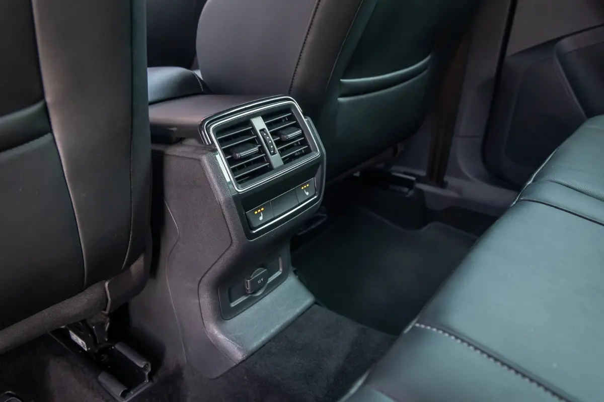 1.5 TSI ACT Business Edition Plus | Leder | Camera | Cruise control adaptief | Stoel+stuur verwarming | Keyless entry/start | Apple Carplay/Android Auto | Digitaal dashboard | | Achteruitrij