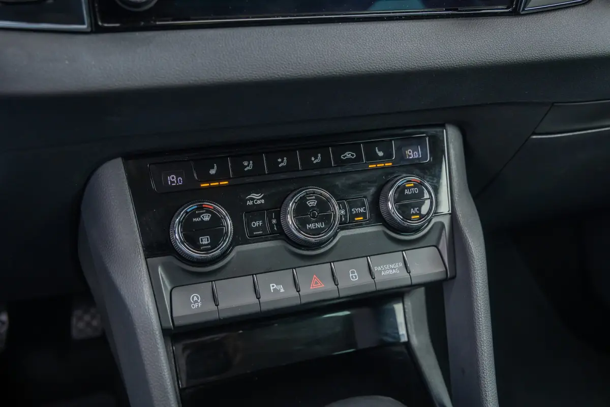 1.5 TSI ACT Business Edition Plus | Leder | Camera | Cruise control adaptief | Stoel+stuur verwarming | Keyless entry/start | Apple Carplay/Android Auto | Digitaal dashboard | | Achteruitrij