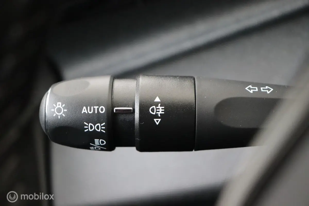 1.6 Plug-in Hybrid 195 Allure