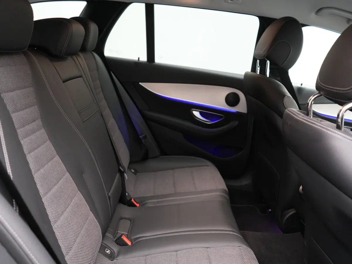 300e Avantgarde PHEV 320pk Dealer O.H | Widescreen | Sfeerverlichting | Lederen Sportstoelen Verwarmd | Apple Carplay | Camera | Cruise Control |  Navigatie | DAB |  Plug In Hybrid