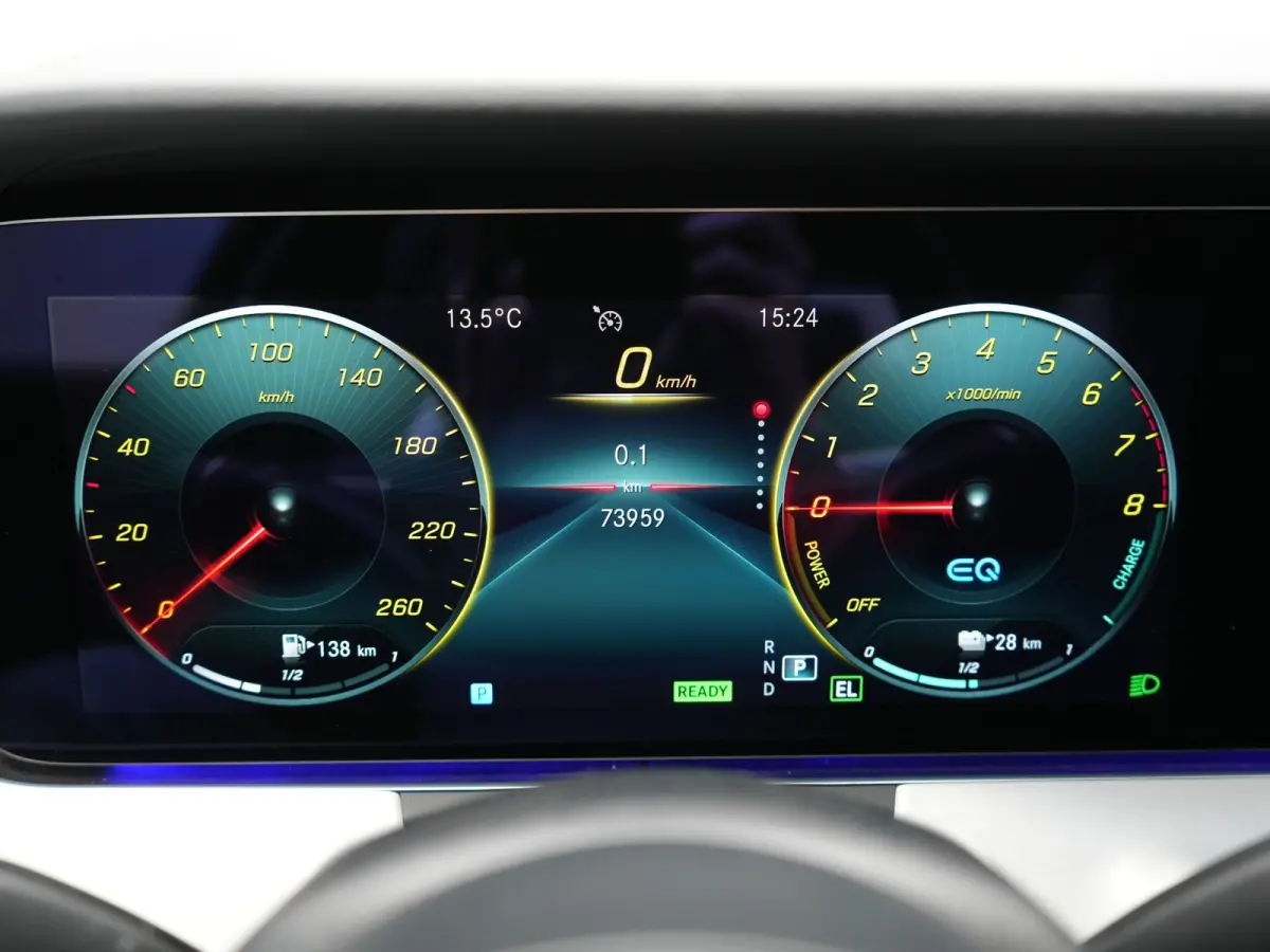 300e Avantgarde PHEV 320pk Dealer O.H | Widescreen | Sfeerverlichting | Lederen Sportstoelen Verwarmd | Apple Carplay | Camera | Cruise Control |  Navigatie | DAB |  Plug In Hybrid