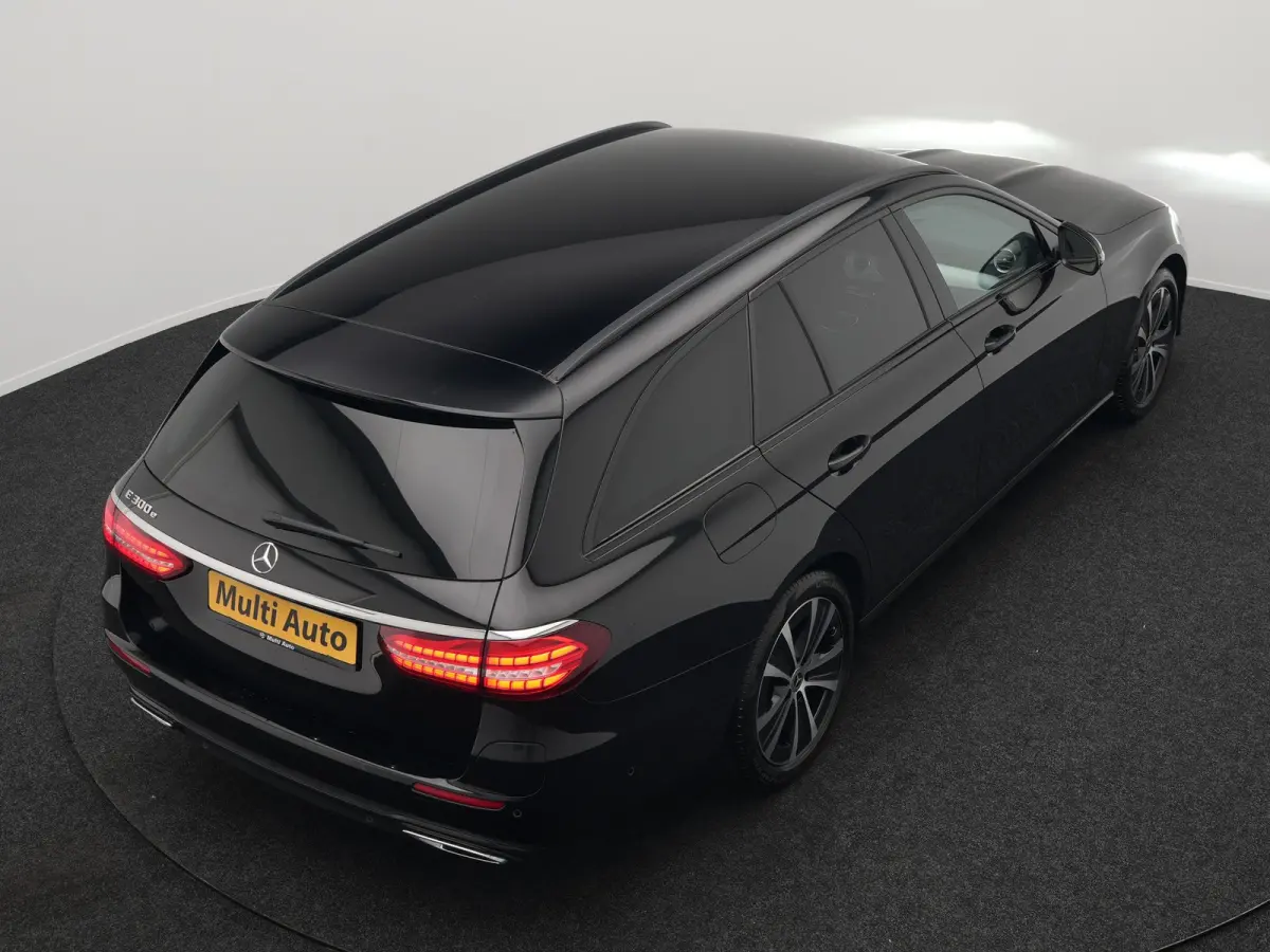 300e Avantgarde PHEV 320pk Dealer O.H | Widescreen | Sfeerverlichting | Lederen Sportstoelen Verwarmd | Apple Carplay | Camera | Cruise Control |  Navigatie | DAB |  Plug In Hybrid