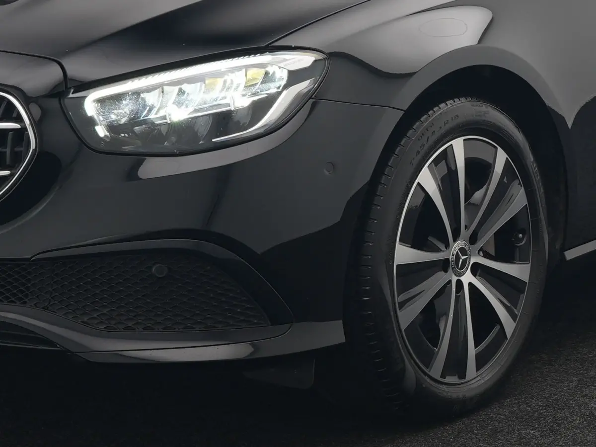 300e Avantgarde PHEV 320pk Dealer O.H | Widescreen | Sfeerverlichting | Lederen Sportstoelen Verwarmd | Apple Carplay | Camera | Cruise Control |  Navigatie | DAB |  Plug In Hybrid