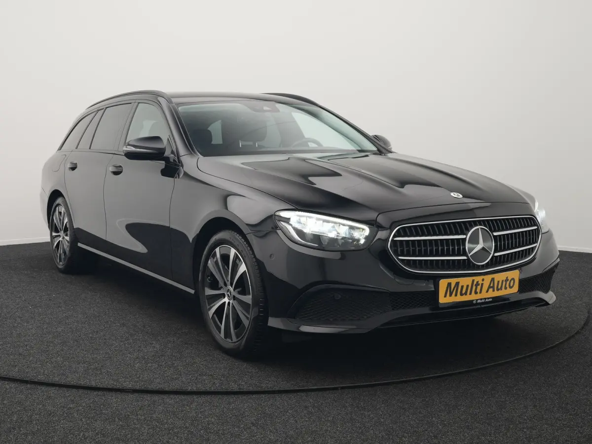 300e Avantgarde PHEV 320pk Dealer O.H | Widescreen | Sfeerverlichting | Lederen Sportstoelen Verwarmd | Apple Carplay | Camera | Cruise Control |  Navigatie | DAB |  Plug In Hybrid
