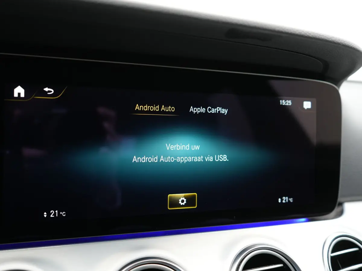300e Avantgarde PHEV 320pk Dealer O.H | Widescreen | Sfeerverlichting | Lederen Sportstoelen Verwarmd | Apple Carplay | Camera | Cruise Control |  Navigatie | DAB |  Plug In Hybrid