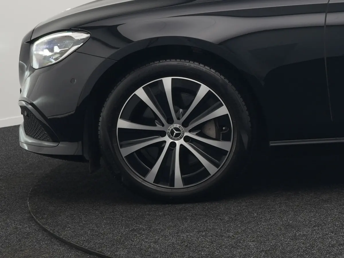300e Avantgarde PHEV 320pk Dealer O.H | Widescreen | Sfeerverlichting | Lederen Sportstoelen Verwarmd | Apple Carplay | Camera | Cruise Control |  Navigatie | DAB |  Plug In Hybrid
