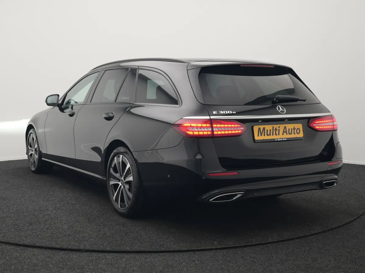 300e Avantgarde PHEV 320pk Dealer O.H | Widescreen | Sfeerverlichting | Lederen Sportstoelen Verwarmd | Apple Carplay | Camera | Cruise Control |  Navigatie | DAB |  Plug In Hybrid