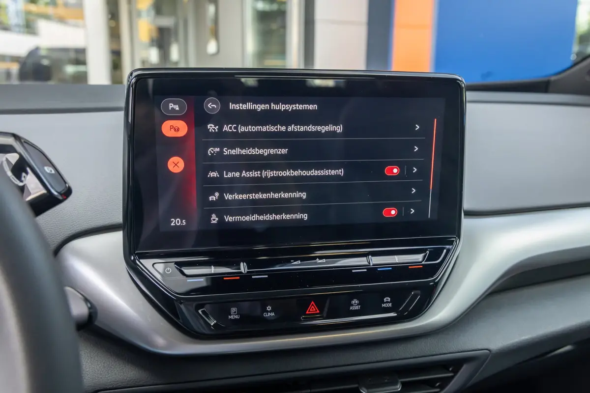 Pro 77 kWh | Cruise control adaptief | Camera | Apple Carplay/Android Auto | 19'' | Keyless | Led | Navigatie | Achteruitrijcamera | Apple Carplay/Android Auto|telefoonintegratie premium | C