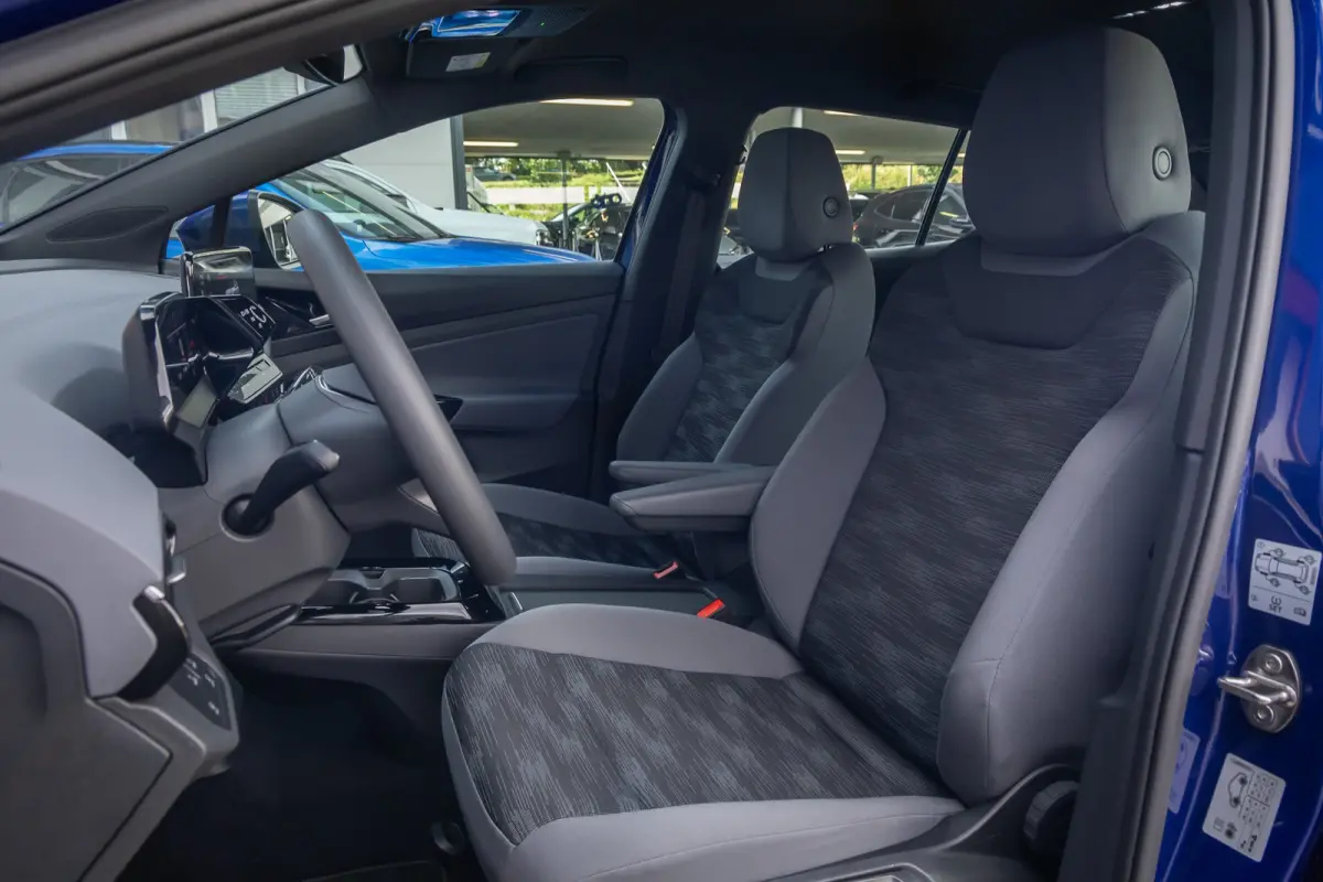 Pro 77 kWh | Cruise control adaptief | Camera | Apple Carplay/Android Auto | 19'' | Keyless | Led | Navigatie | Achteruitrijcamera | Apple Carplay/Android Auto|telefoonintegratie premium | C