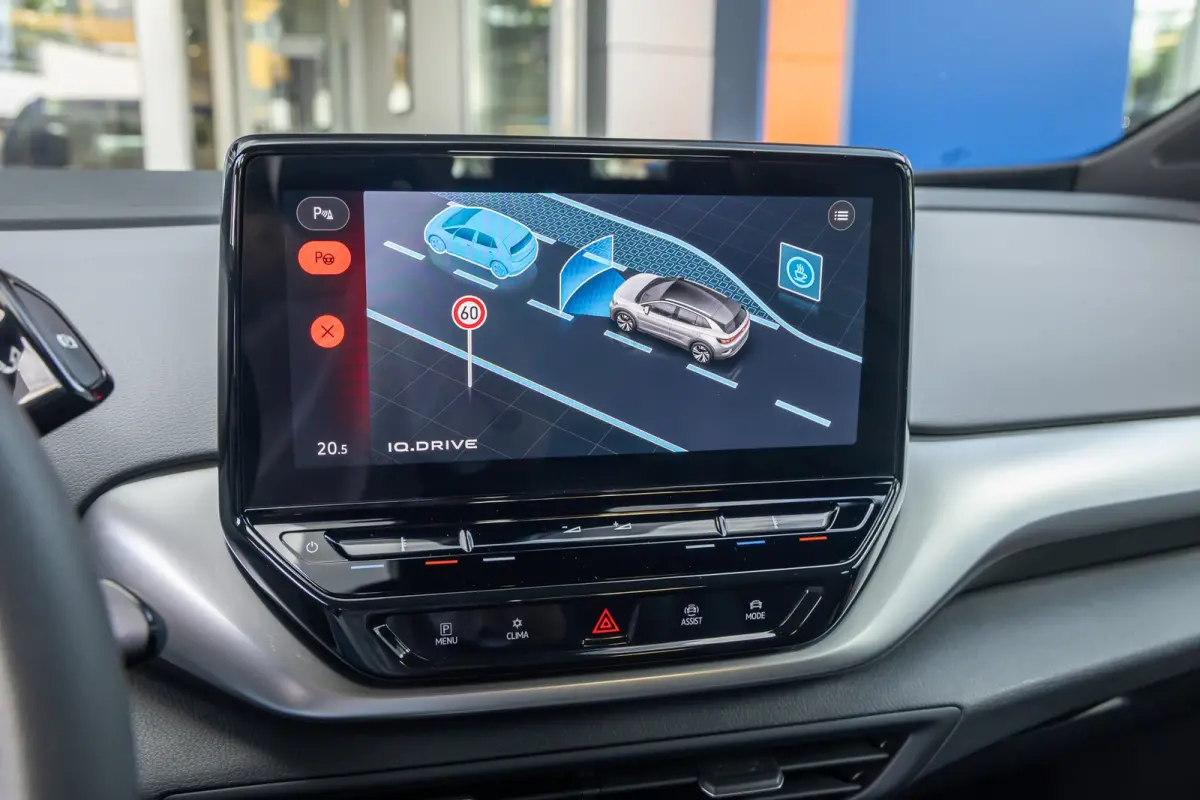 Pro 77 kWh | Cruise control adaptief | Camera | Apple Carplay/Android Auto | 19'' | Keyless | Led | Navigatie | Achteruitrijcamera | Apple Carplay/Android Auto|telefoonintegratie premium | C